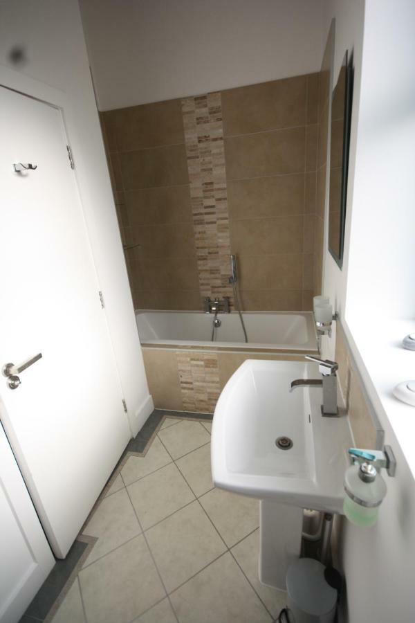 Holiday Home Hot Tub & Sauna 伯恩茅斯 外观 照片